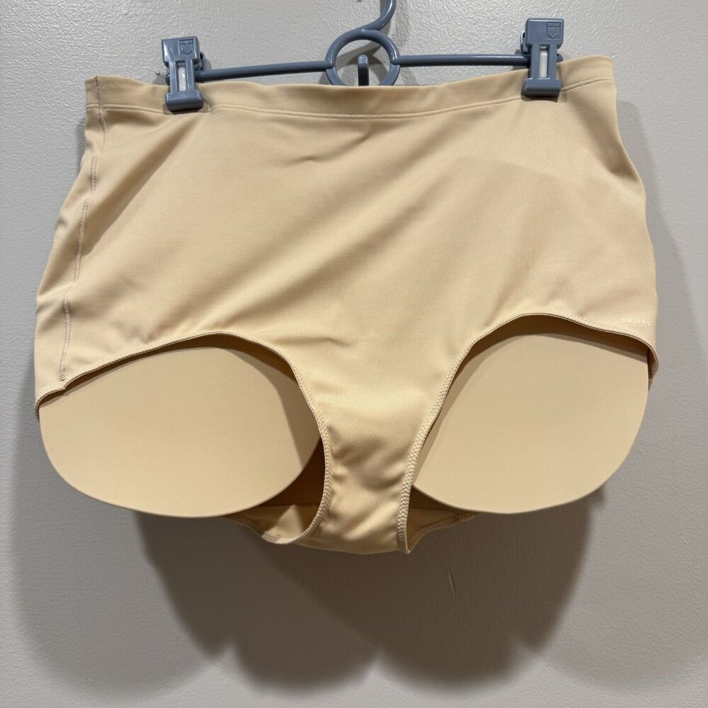 SKIMS Nude Beige High-Waist Butt-Lift Shapewear
